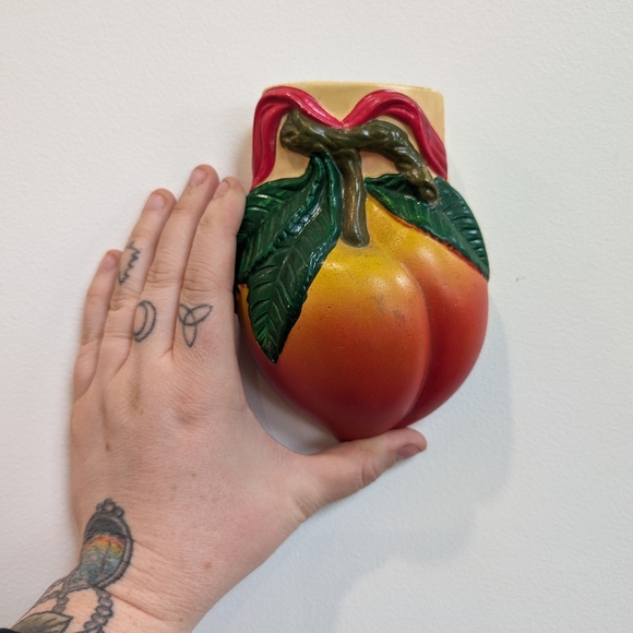 Vintage Peach wall pocket - Picture 4 of 5